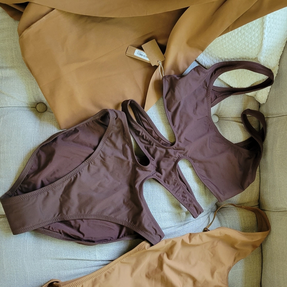Skims monokini cocoa. Size small.